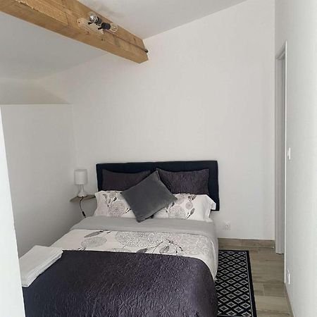Bel Appartement Au Coeur Du Village De Sartene Екстер'єр фото