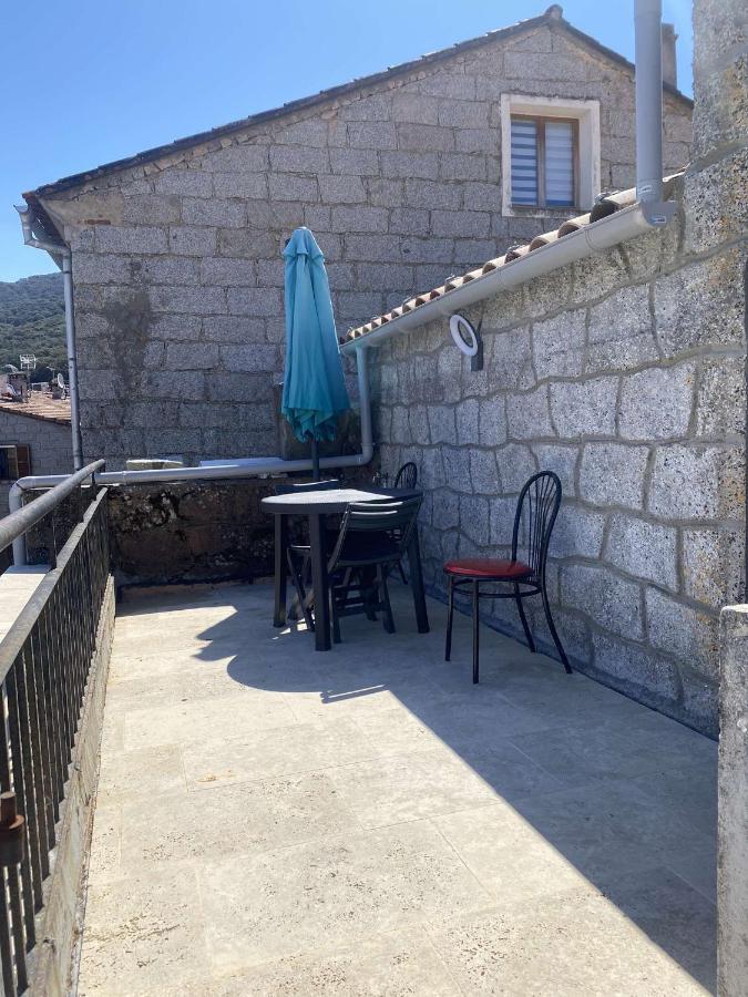 Bel Appartement Au Coeur Du Village De Sartene Екстер'єр фото